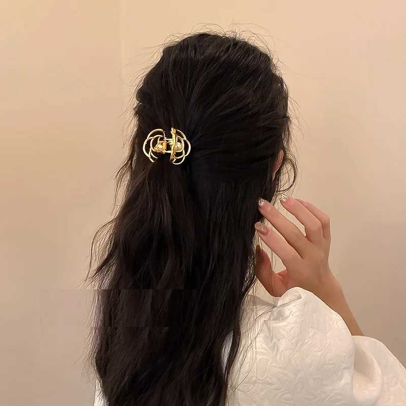 Luxury Jewelry Camellia Crab Hair Clip Womens Party Hair Clip Girls Hair Clip Accessories Y2504012