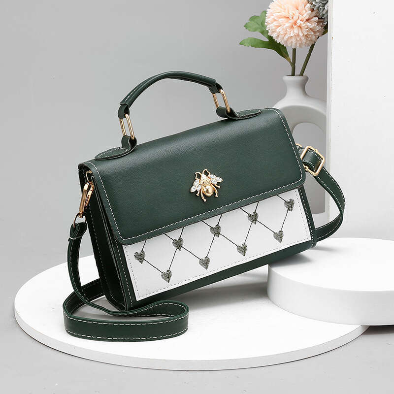 Fashionable Bee Handheld Small in 2020 Popular New Internet Celebrity Korean Version Fashion One Shoulder Crossbody Bag for Women