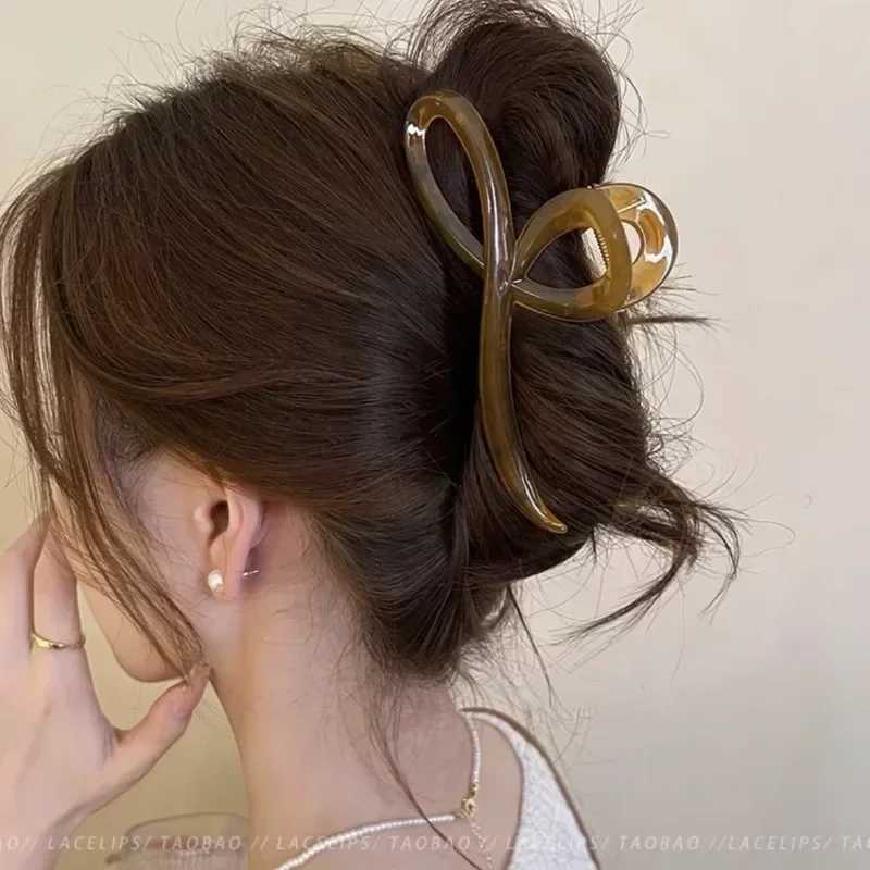 Elegant jelly colored bow hair claws suitable for girls sweet decoration with hair clips at the back fashionable hair accessories Y2504012
