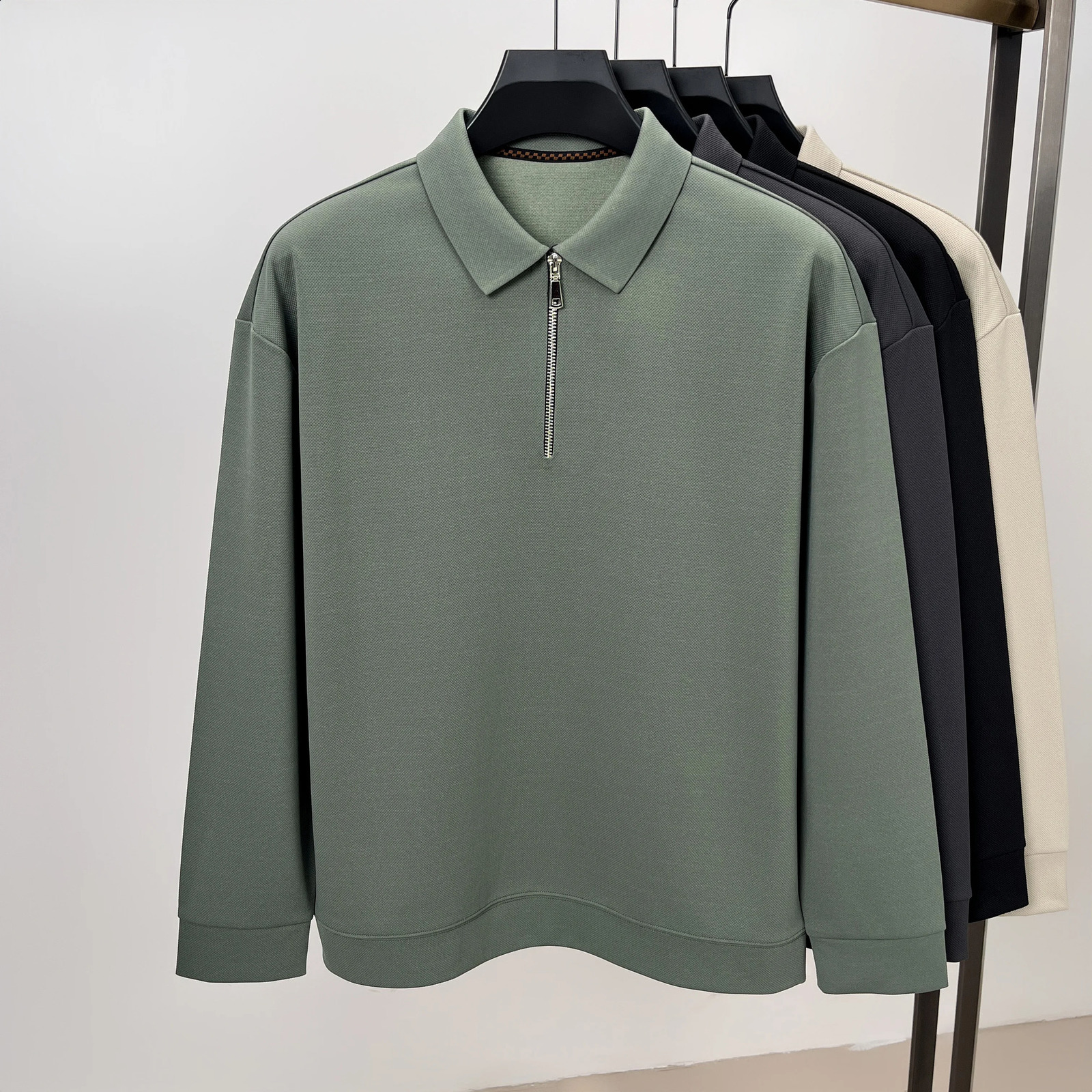 High quality long sleeved mens polo shirt with automatic fashionable collar and half zipper high-end minimum casual T-shirt 250411