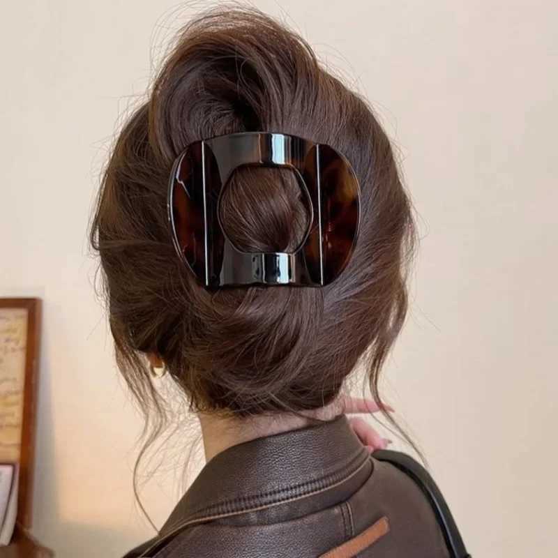 New Korean acetate hair clips hair clips accessories womens spoons spring clips leopard hair clips simple headclips Y2504012