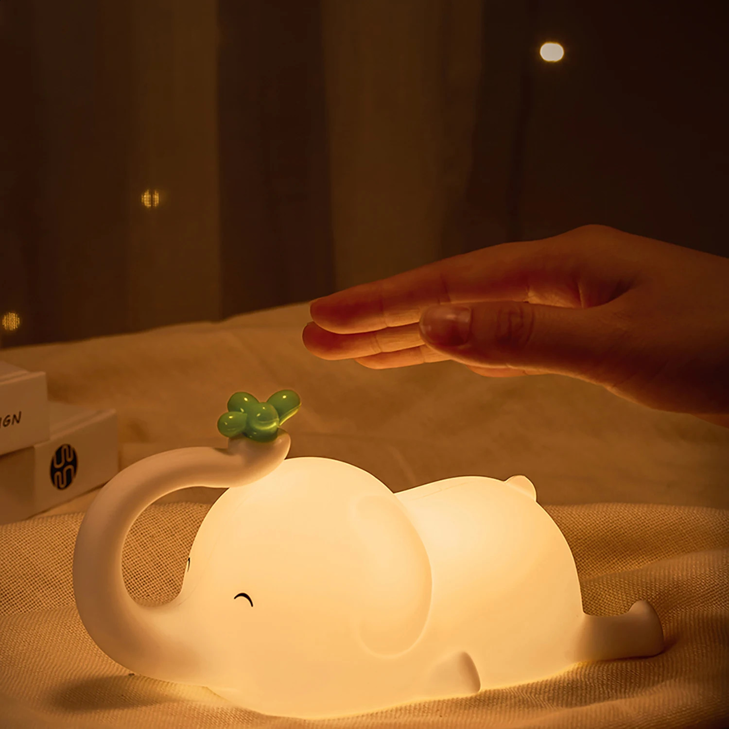 Childrens silicone night light cute elephant baby dimmable timed night light for bedroom decoration birthday gift 250411
