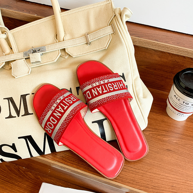 Ladies 2025 summer new fashion foreign trade selling embroidery flat slippers D letter candy color printed outside to wear a line slippers