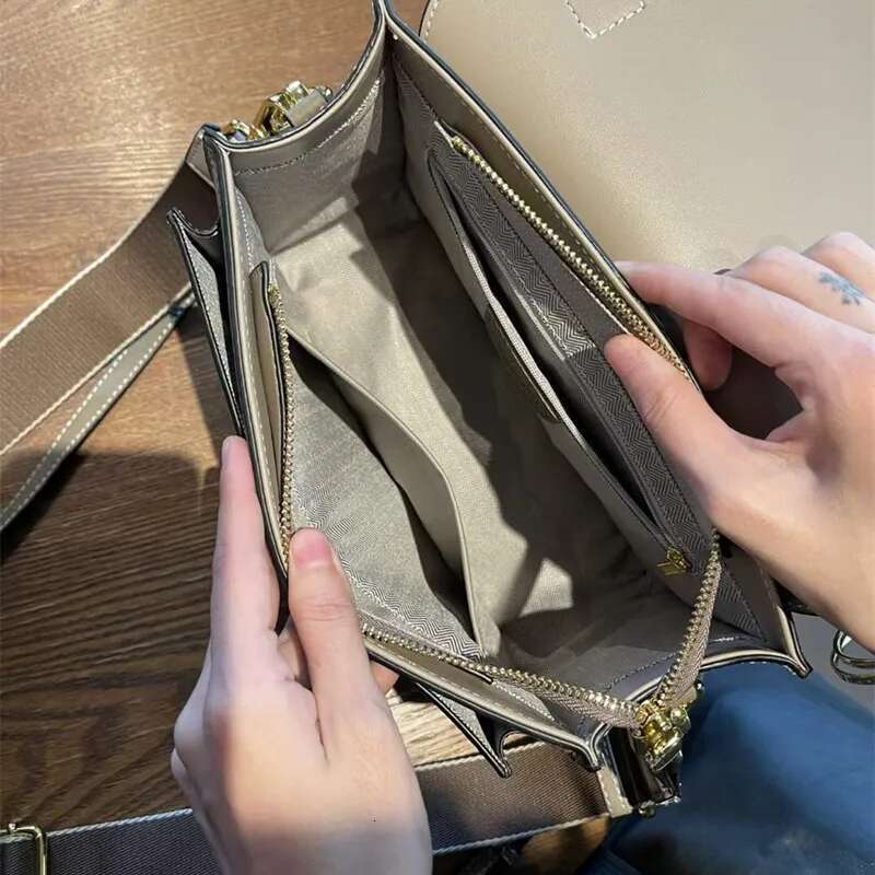 Brand Genuine Leather Women Cover Handbag Fashion Exquisite Design Shoulder Bag Commute Outdoor Ladies Square Crossbody Bags