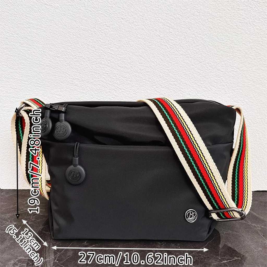 Ultra-light Nylon Crossbody Bag for Women Adjustable Wide Strap Lightweight Womens Bag Zipper Closure Stylish Messenger BagT2511112