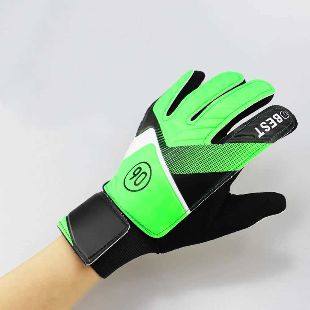 2 pairs of childrens soccer goalkeeper gloves breathable soccer goalkeeper gloves protective soccer training glovesXJ250412