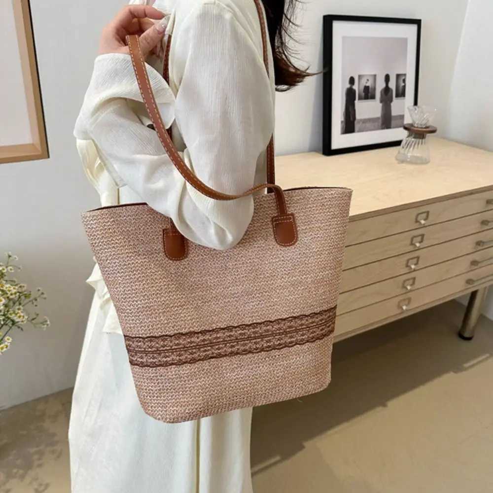 Large capacity womens Str handbag casual shoulder bag beach handbag Bohemian style retro handbag splicing bucket bagXJ250412