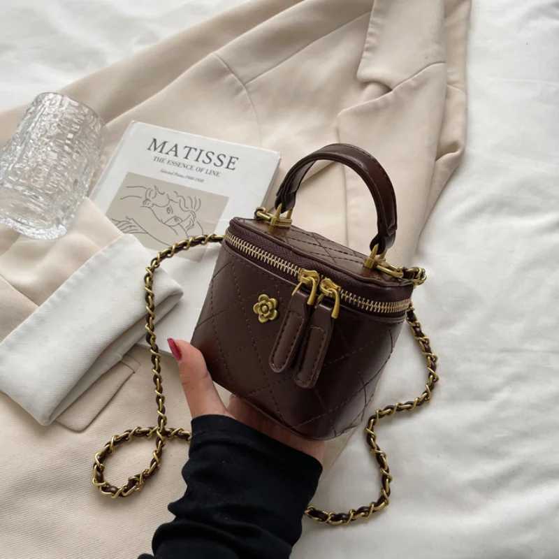 Womens shoulder bag classic mini club womens small square bag cross body metal chain handbagXJ250412