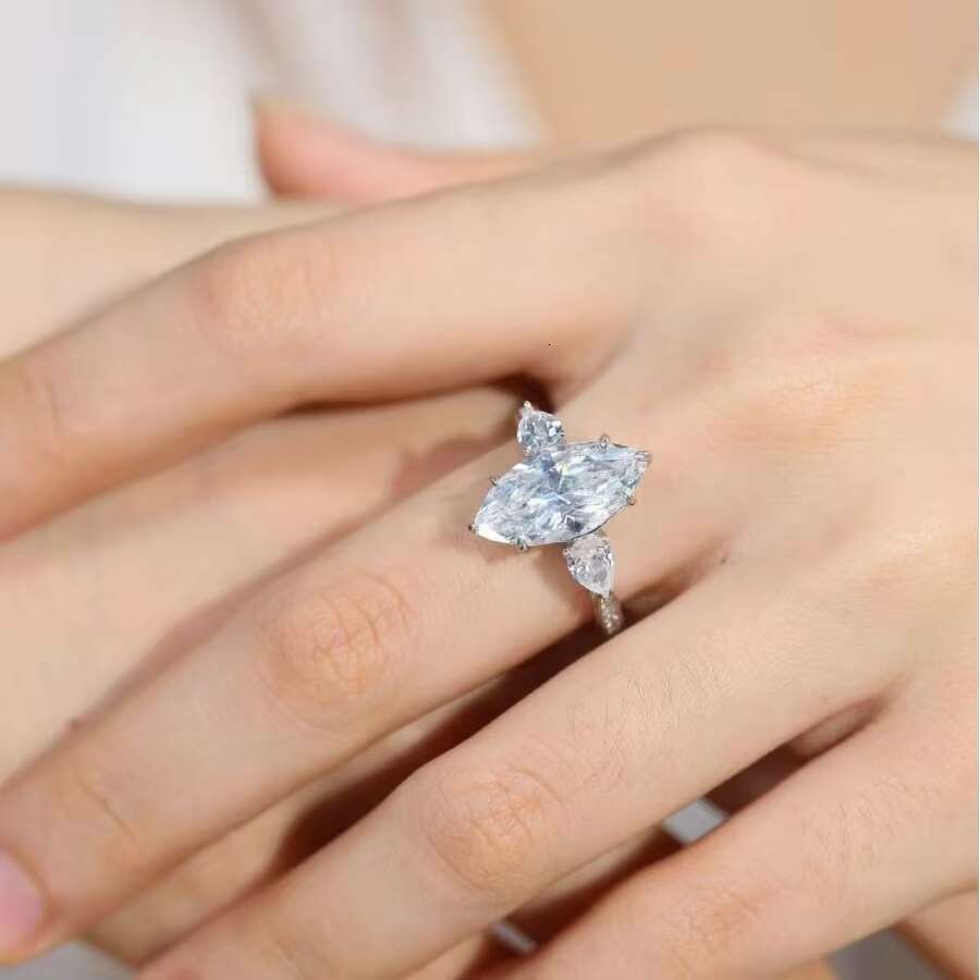 High Quality 925 Sterling Silver Jewelry D Color 5ct Marquise Cut Three Stone Moissanite Women Wedding Ring