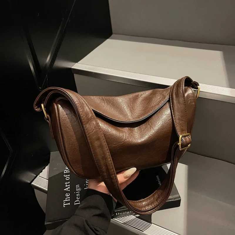 High-End Luxury Brand Ladies Shoulder Bag Leather Elegant Crossbody Famous Designer Stylish Detail Daily Commuter BagW251111
