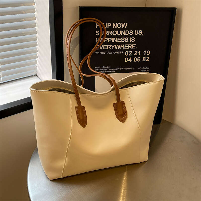 This Year's Trendy Bags for Women New Spring Commuting Stylish Textured Shoulder Large Capacity Tote Bag Purse Large Capacity Sac