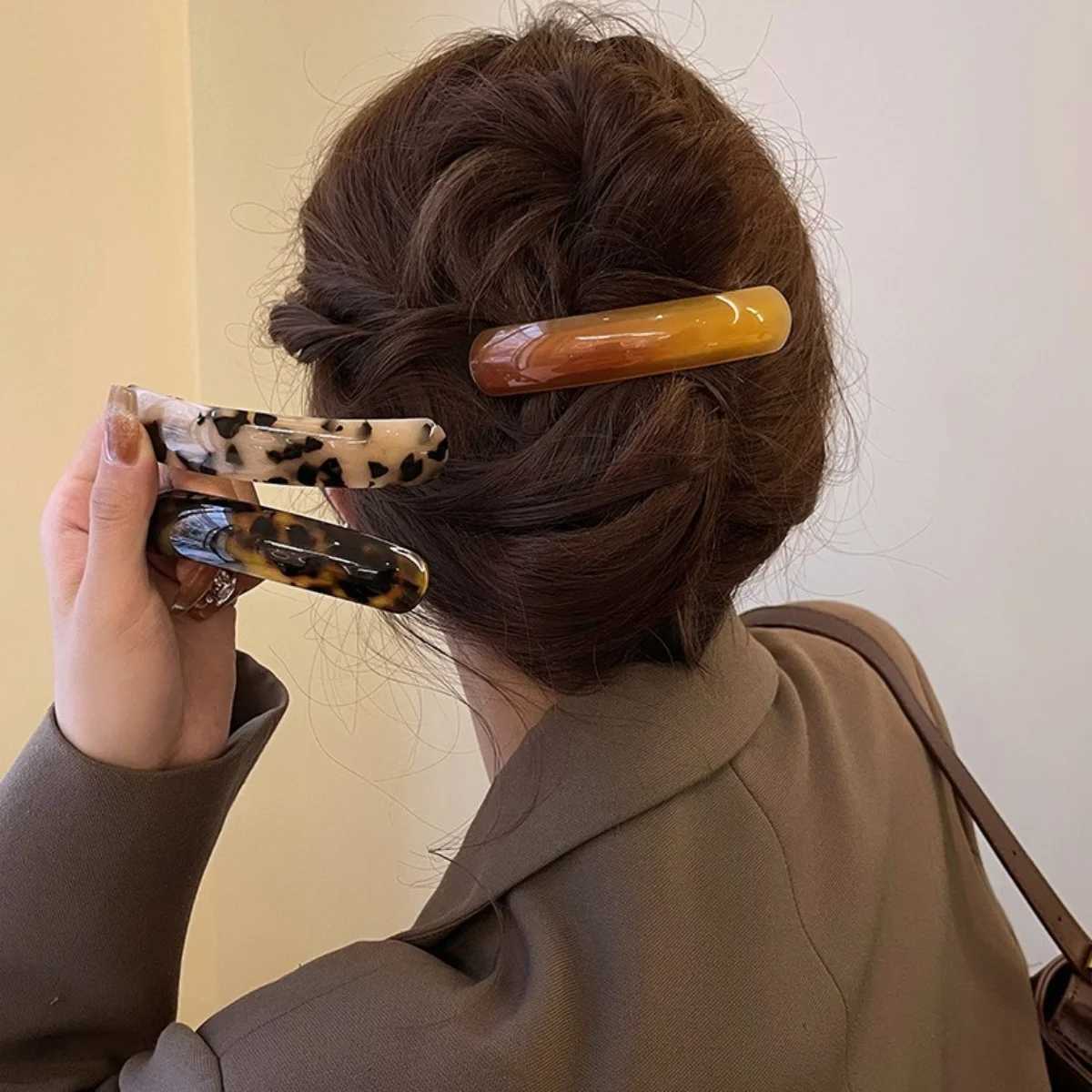 High quality and fashionable hair clip spring clip suitable for girls French large hair clip headwear smooth oval arc hair clip accessories Y2504012
