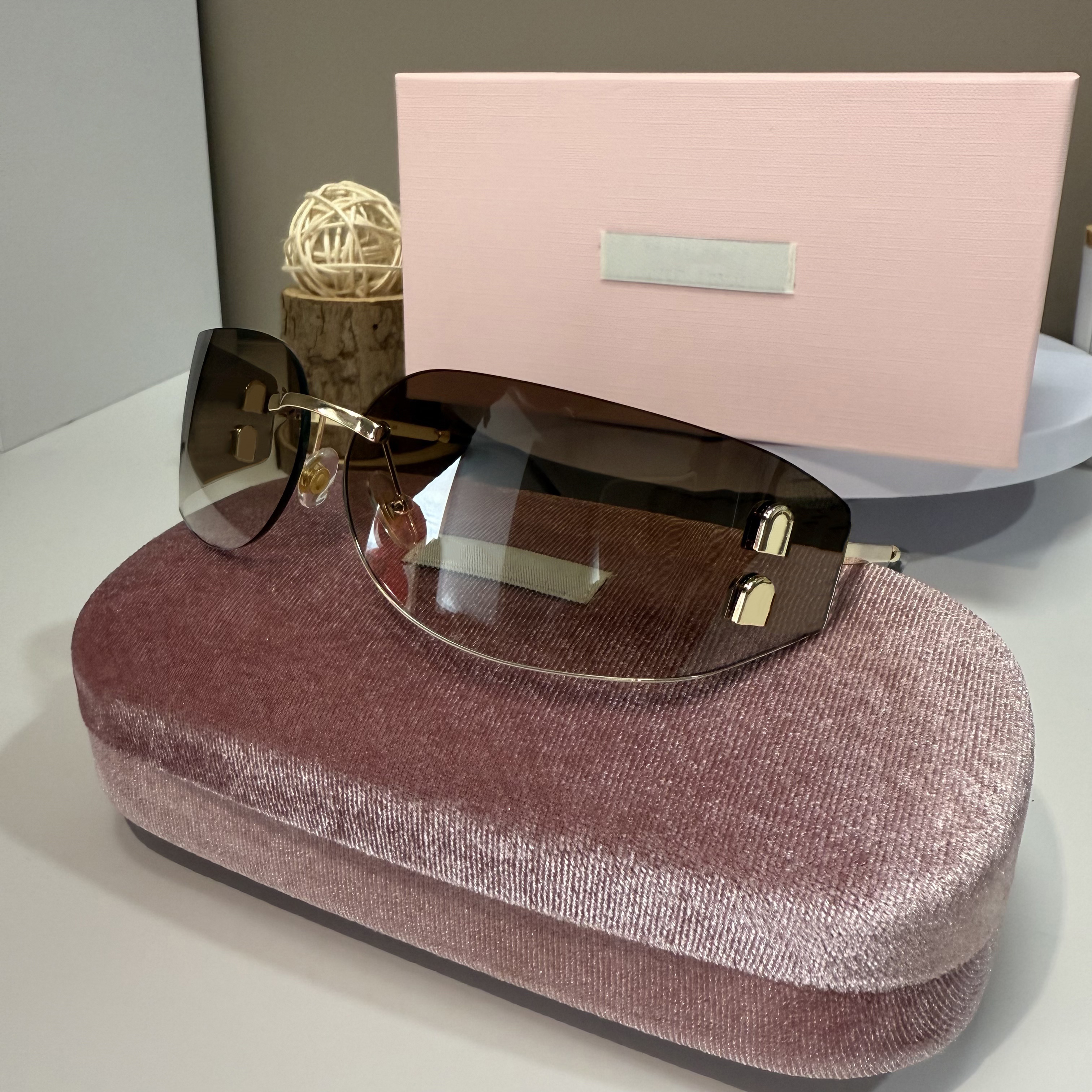 Designer sunglasses stylish rimless sunglasses for women luxury temperament sunglasses outdoor sun glasses travel photo casual wearable