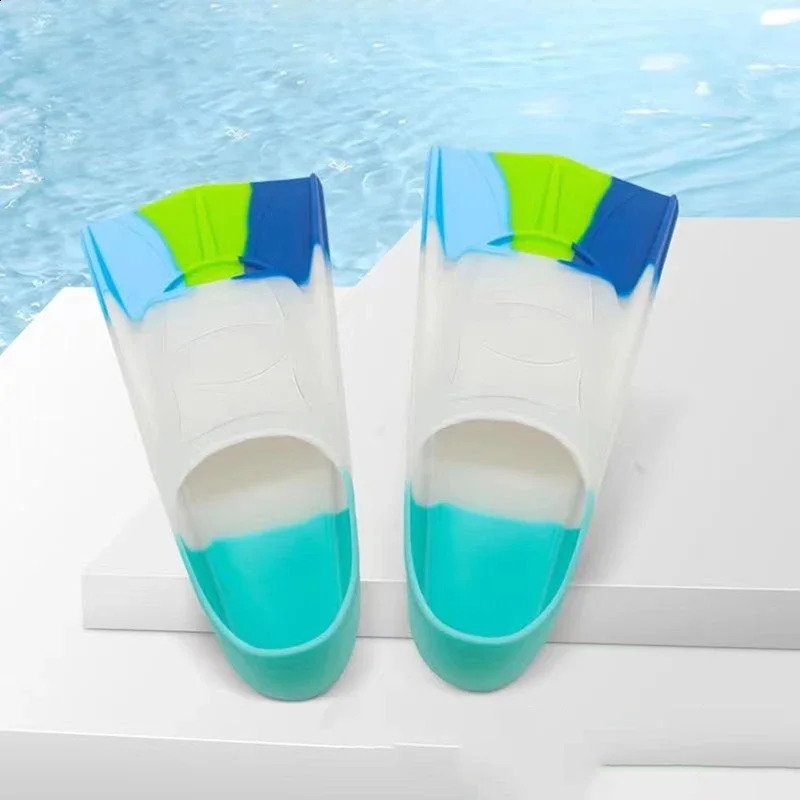18 Color Professional Snorkeling Diving Swimming Fins Paddle Silicone Short Children Men Women Flippers Scuba Equipment for Kids 250411