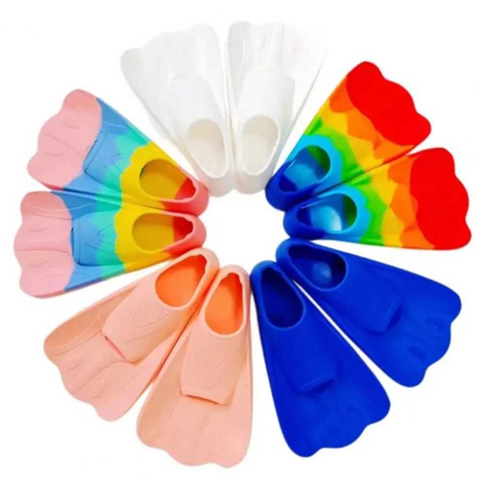 1 pair of comfortable and non slip swimming fins professional auxiliary training silicone short swimming training flip cover water sportsY250412