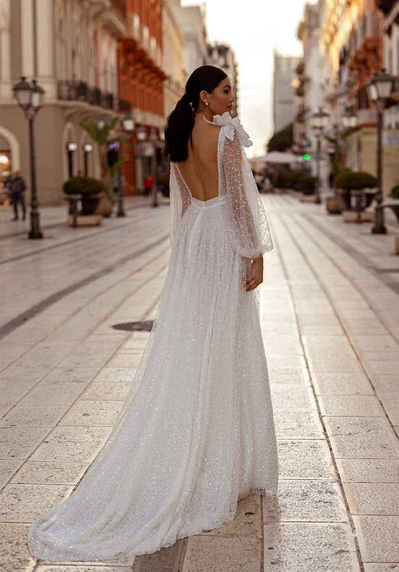Sparkly A Line Wedding Dress Sequined 3D Flowers Long Sleeve Bridal Gowns Customized Beach Sexy Backless Bride Dresses