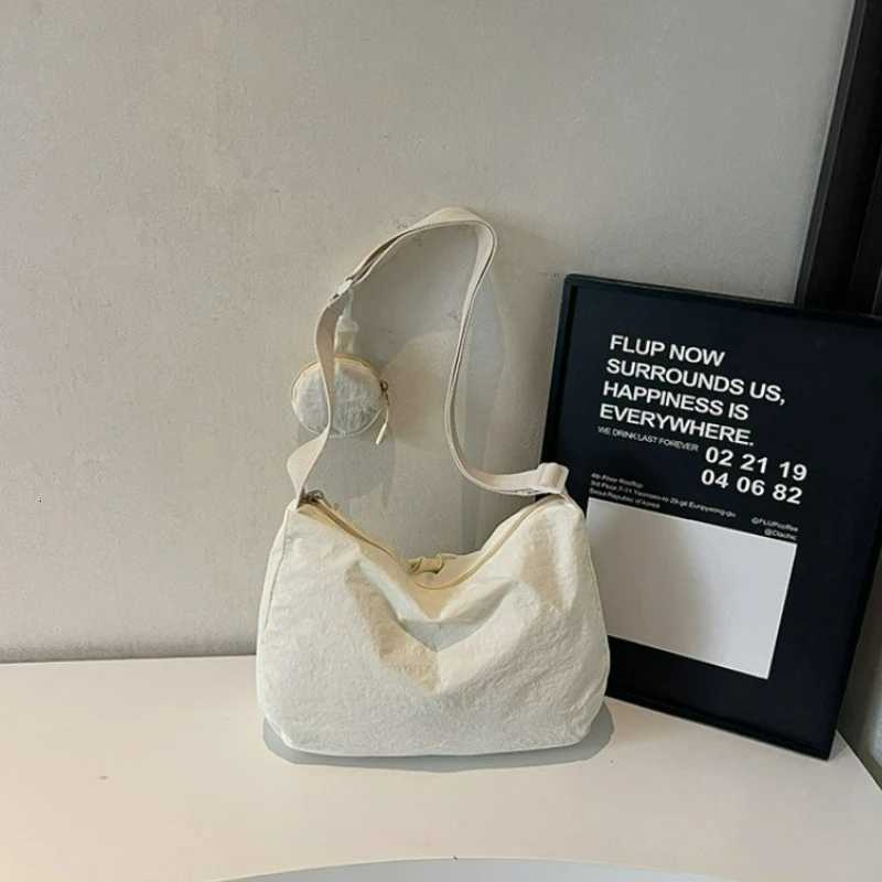 Large Capacity Crossbody Bag for Women 2025 New Summer Niche Single Shoulder Nylon Bag Korean Version Pleated Class Tote BagT2511112