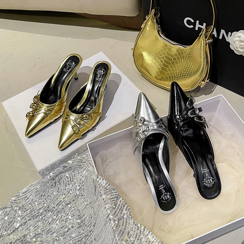 designer shoes 2025 new Women's summer outdoor cool slippers style pointed-toe denim mules Low heel Half slippers with covered toes