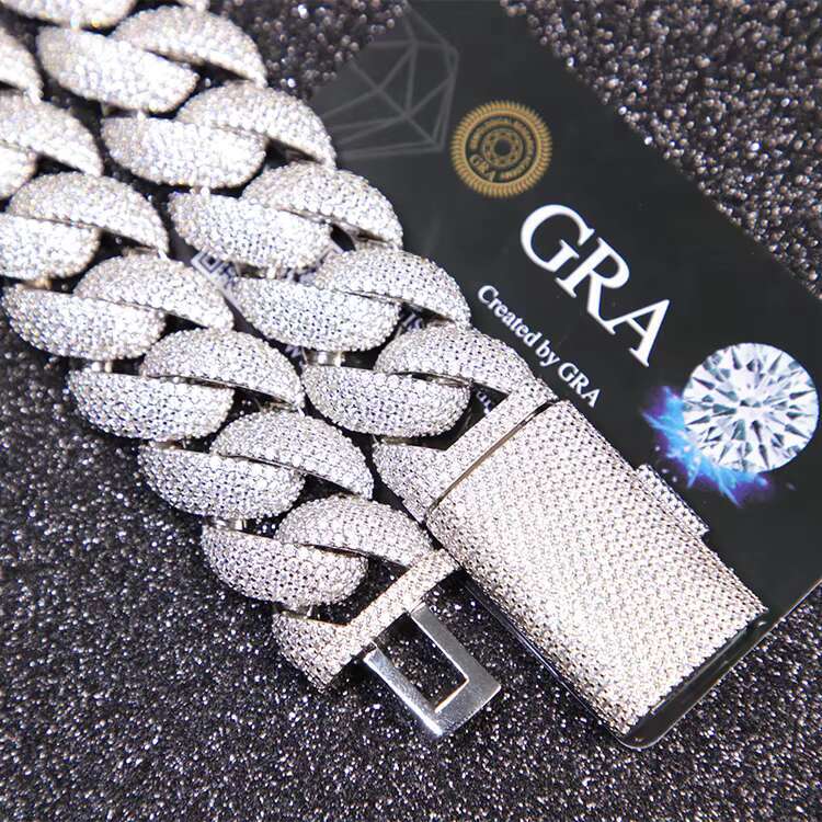 Yu Ying Hot Sale Full Iced Out Moissanite Heavy Chain 17MM 20MM 22MM Wide S925 Solid Gold Plated Cuban Link Chain Necklace