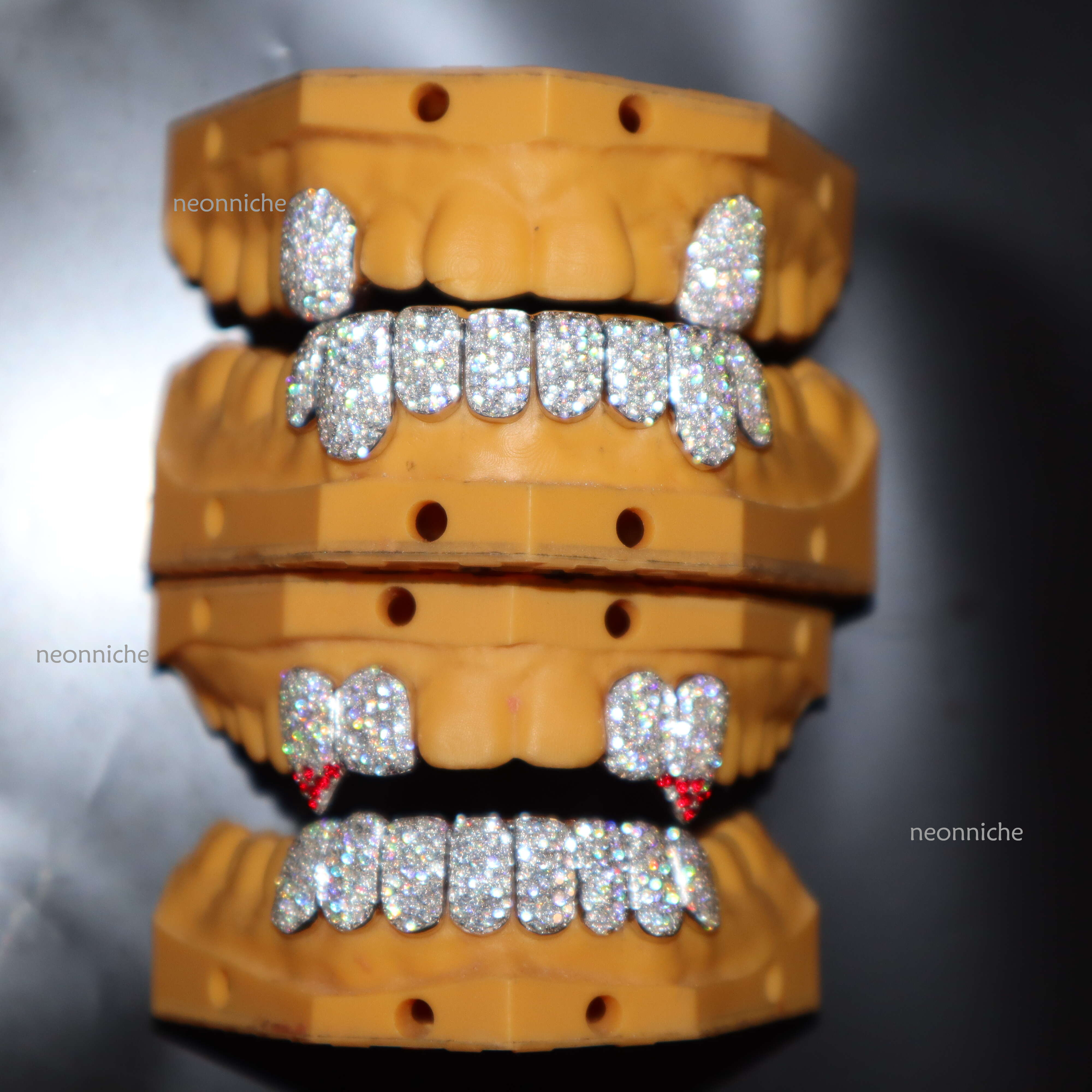 Custom Made Iced Out Sier Grills VVS Moissanite Dias Perm Cut Top 10 Bottom Gold Dental Teeth Grillz