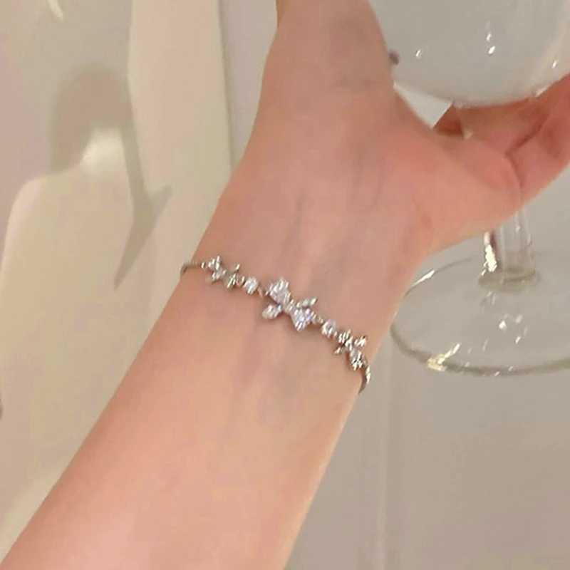Korean Fashion Zircon Heart Link Ins Bracelet for Women Sweet Girls Hollow Out Y2K Butterfly Chain Bracelet Party Jewelry GiftsC250411