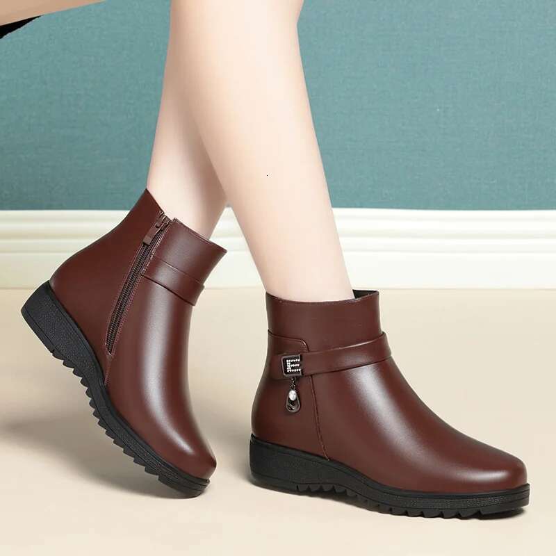 2025 New Soft Shoes Women's Wool Side Zipper Thick Bottom Short Casual Round Head Designer Fashion Flat Shoes