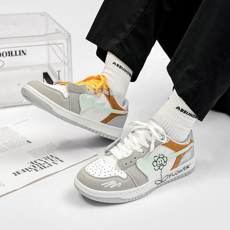 Instagrammable Graffiti-style Skate Shoes for Couples - Unique Sunflower Pattern Low-Top Sneakers, Gender-Neutral Streetwear