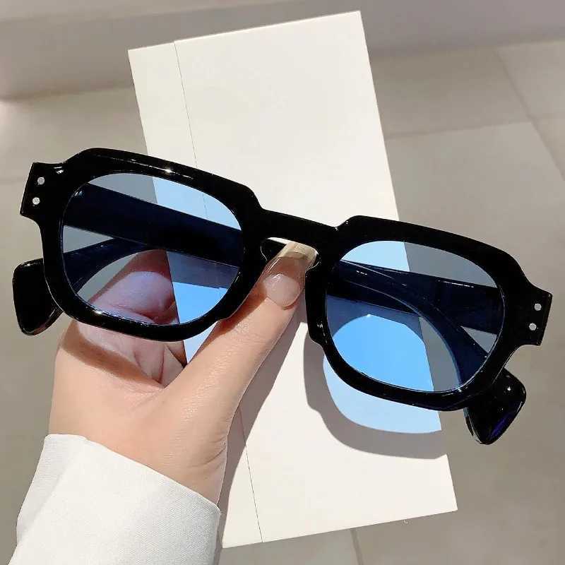 Vintage Square Sunglasses New in Stylish Candy Color Women Eyewear Fashion Brand Design UV400 Protection Men Shades Z250411