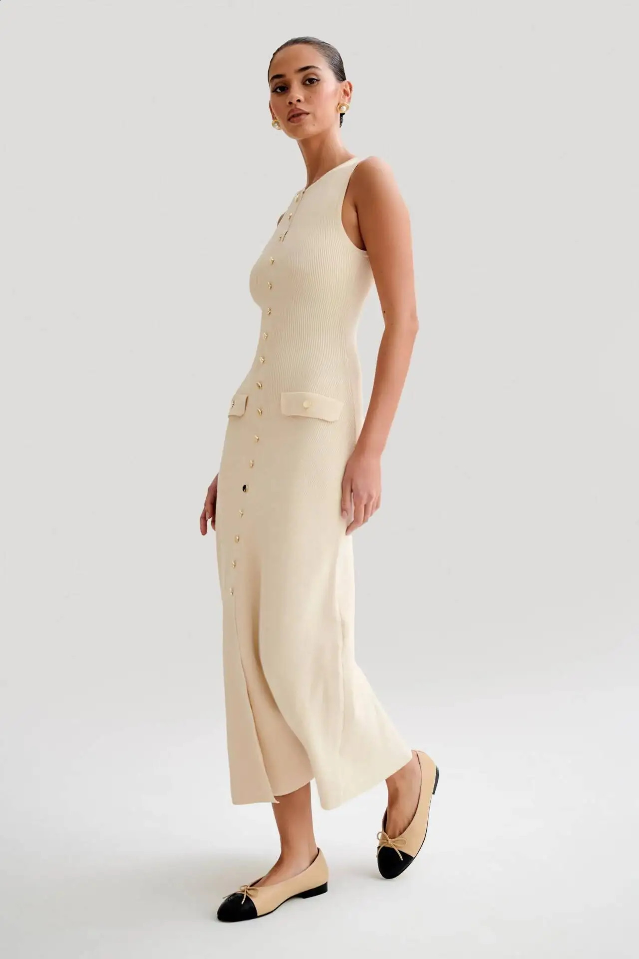 2024 Summer Elegant Womens Knitted Single Chest Long Dress Solid Sleeveless ONeck Button Body Party Vestdos 250411