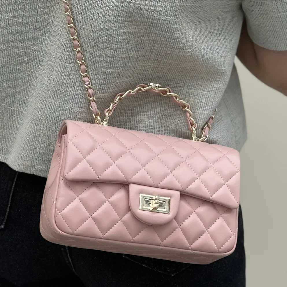 Argyll Genuine Leather Womens Crossbody Bag Sweet Fresh Versatile Daily Use Handbag Chain Strap Small Square Bag From ChinaW251112