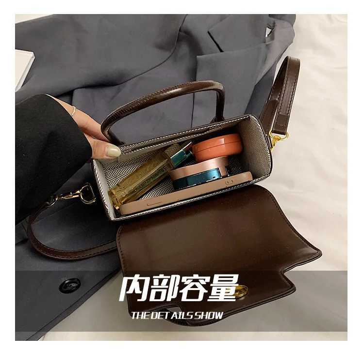 Luxury designer lock oil PU leather womens handbag cross body bag flip cover handbagXJ250412