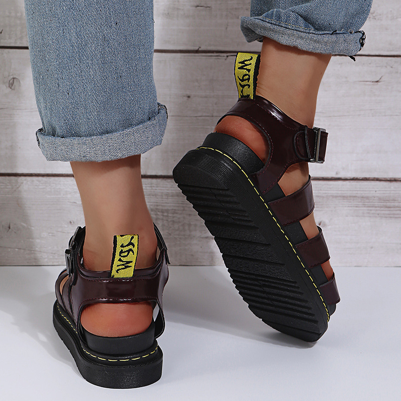 Designer sandal Thick soled slippers free Shipping Flat sandals Leisure beach shoes Wearing slippers outside