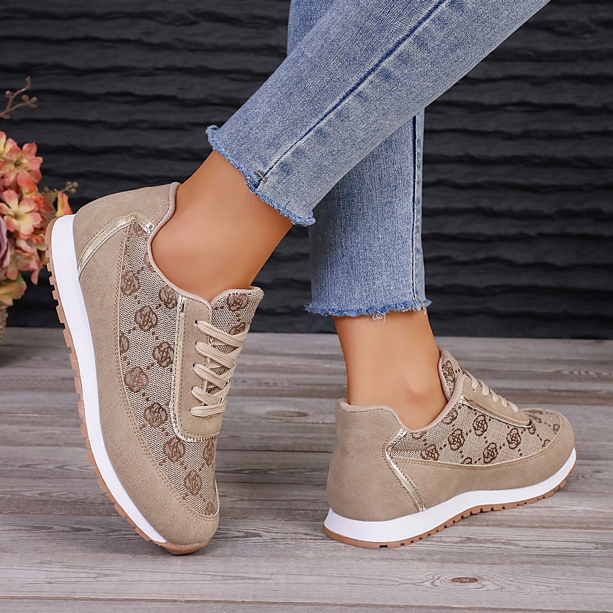 Designer 2025 New Women's Casual Sports Solid Color Single Shoes With Flowers European And American Foreign Trade Large-Size
