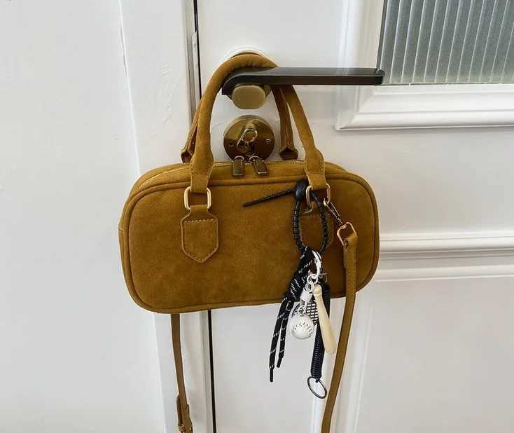 2025 High Quality Versatile Fashion Crossbody Bag Soft Simple Commuter Handbag Velvet Solid Color Satchels Zipper Shoulder BagT2511112