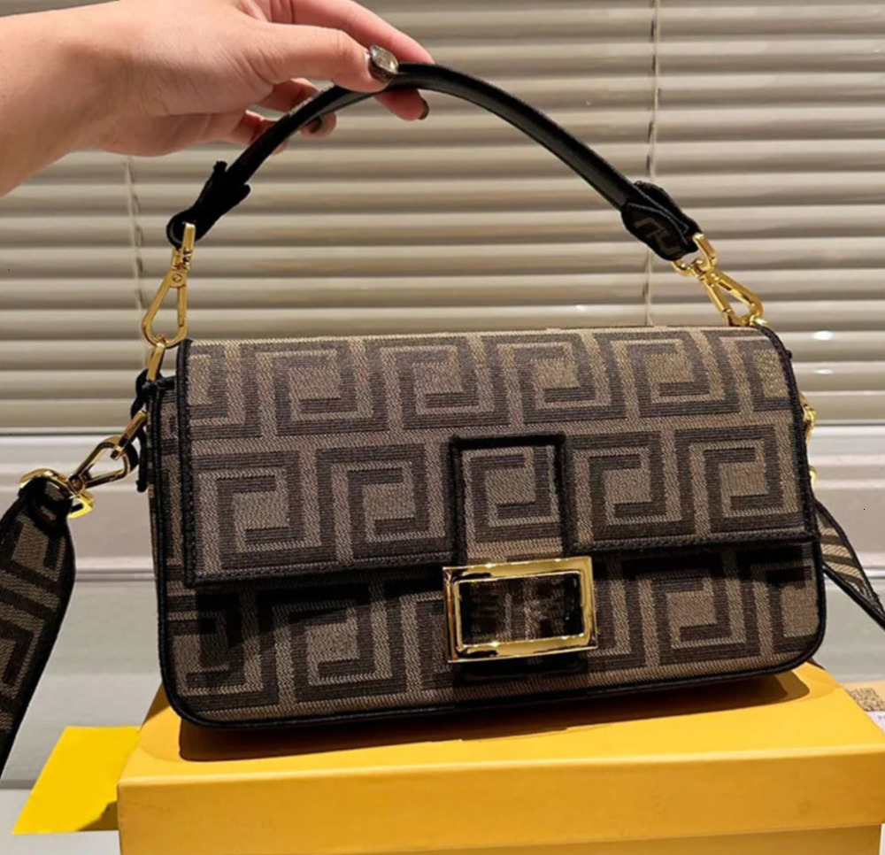 Exempt from customs duty 2025 Designer Fashion Women Crossbody Bags Brand Vintage Shoulder Canvas Messenger Bag Underarm Handbag Purse Wallet fjFG