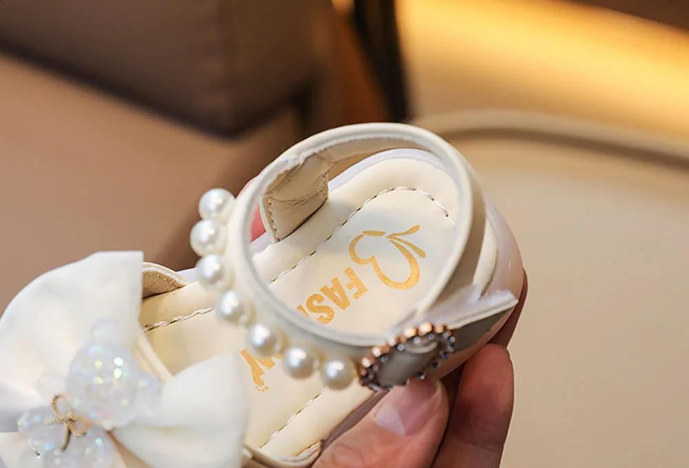 Summer Princess Sandals For Baby Girls Cute Bear Bow Fashion Toddler Shoes Soft-soled Breathable Casual Shoes For Infant Baby 250411