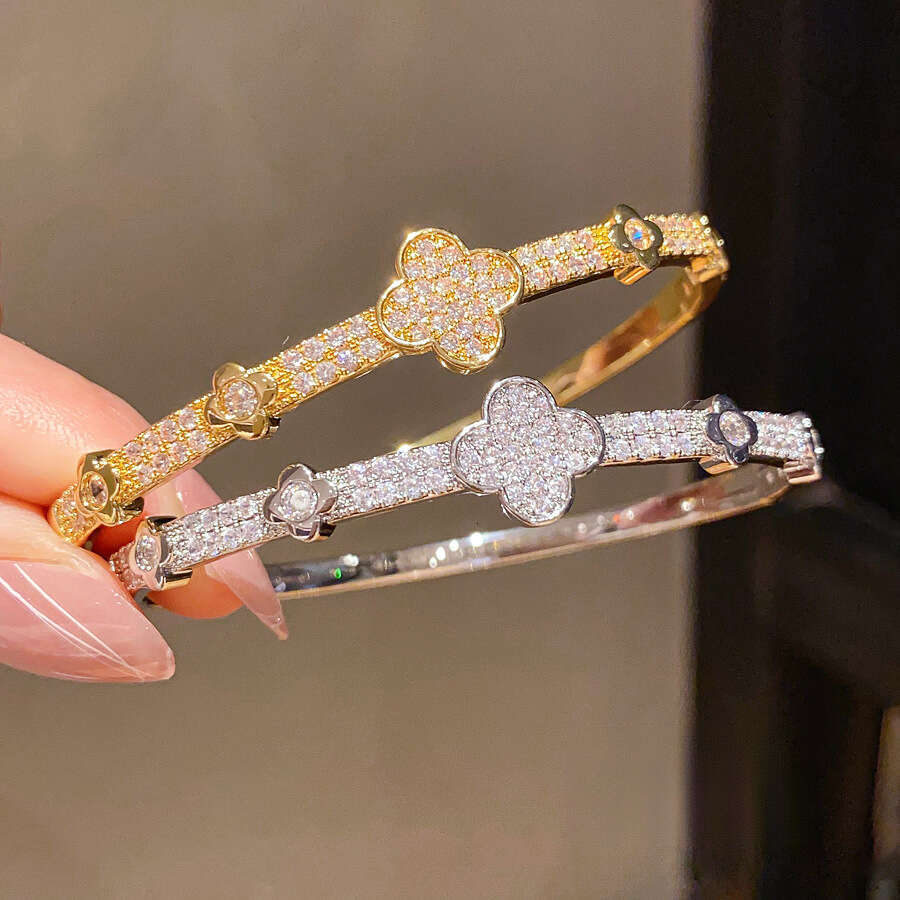 Designer Bracelet Luxury bangle 18K Real Gold Plated Zircon Flower Clasp Bracelet European and American Style Versatile Luxury High-end Jewelry for Wo