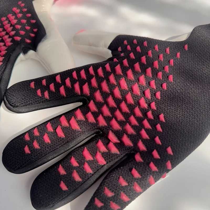 Hot latex childrens goalkeeper gloves football match training gloves wear-resistant and anti slip goalkeeper glovesXJ250412