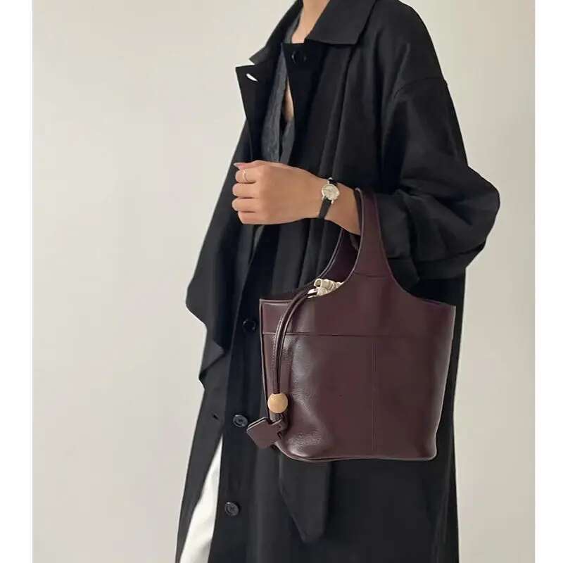 2024 Real Leather Bucket Tote Designer Basket Composite Bag Women Handbags High Quality Commuter Shoulder Crossbody Bag