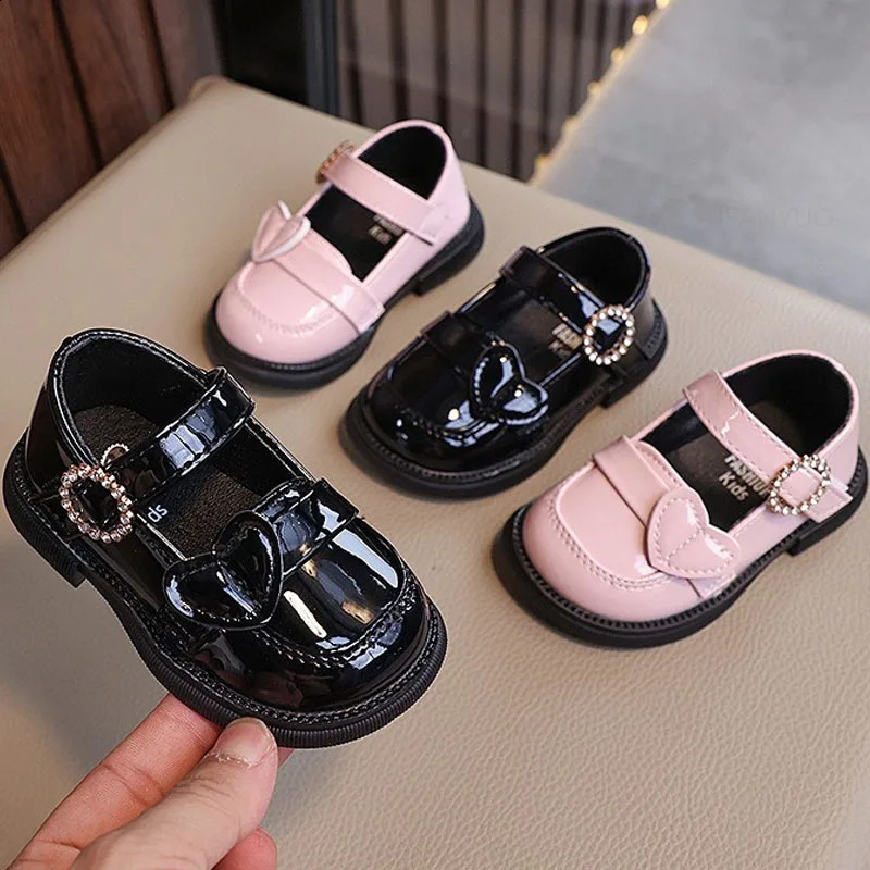 Crystal Girls Flats Shoes Kids Leather Shoes Baby Shoes Non slip Casual Childrens Shoes Single Shoes Baby First Step Walker 250411