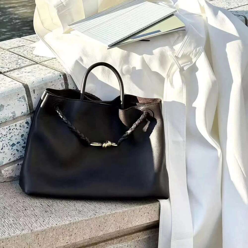 Designer Bag Genuine Leather Tote Bag 2025 New Niche Design Neutral Minimalist Style Cowhide High-End Large Capacity Single-Shoulder Handbag