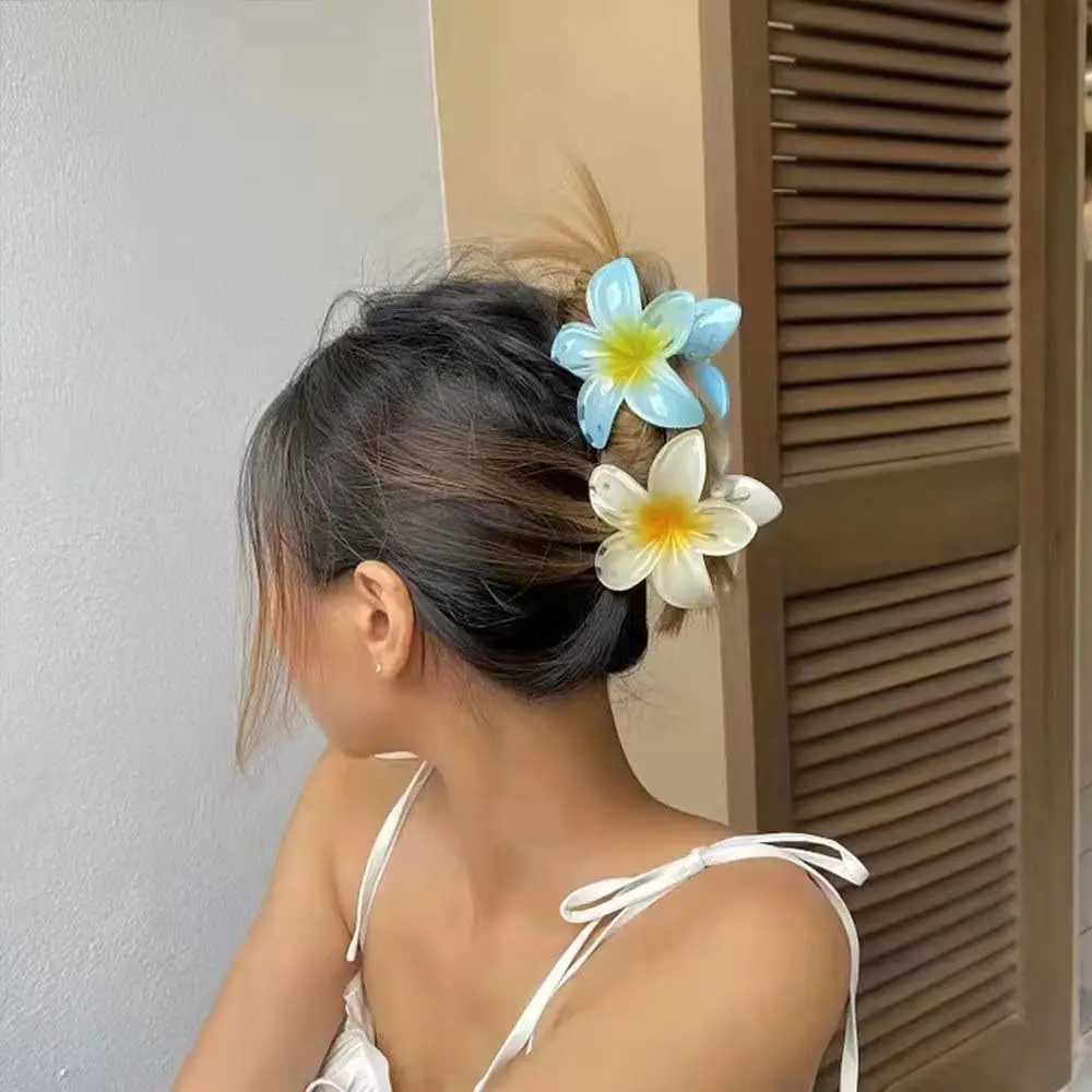 2024 New Vacation Egg Flower Hair Clip Hawaii Beach Claw Bohemian Girl Hair Clip Y2504012
