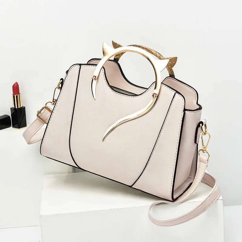 Fashion Leather Shoulder Chain for Small Purse Crossbody Bags Women Trendy Underarm Bag Square Satchel Handbag