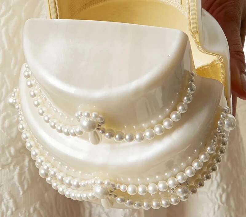 Women Acrylic Cake Bag Cute Pearl Evening Clutch Bag Embellished Pearl Purse For Wedding Party Shoulder Handbag Designer