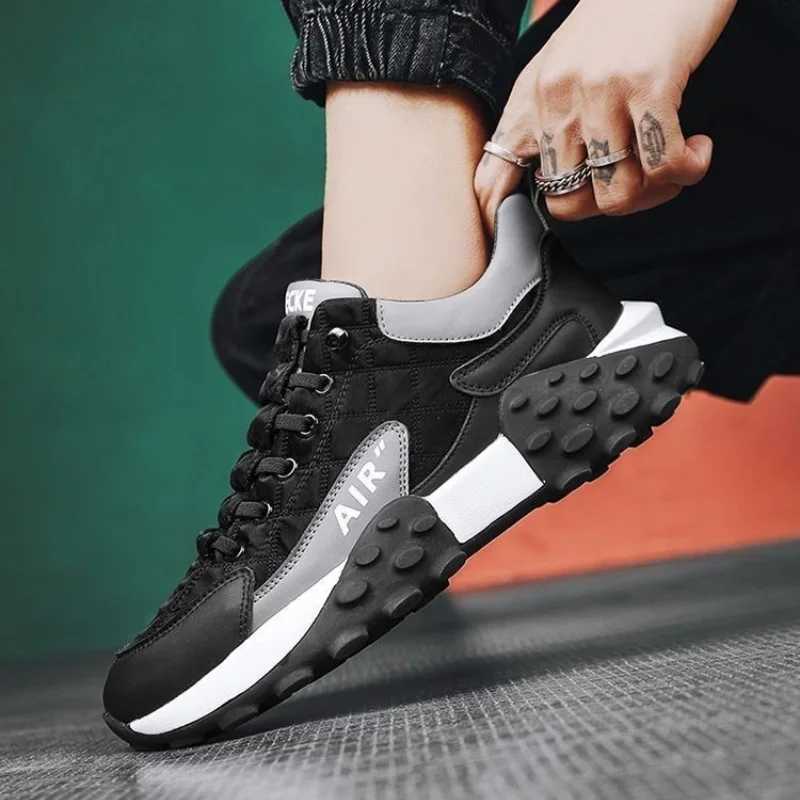 Mens vulcanized shoes with thick sole breathable casual wear mens sports shoes W250412