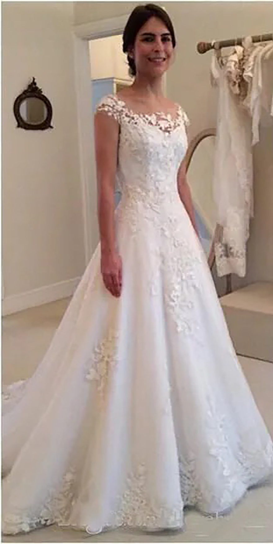 Cap Sleeve Wedding Dresses See Through Bridal Dresses with Lace Appliques Covered Buttons Vestido de Novias