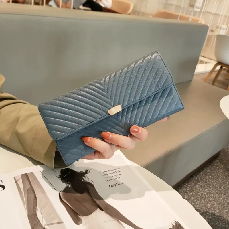 Womens wallet with one layer of cowhide leather long capacity multifunctional simple and atmospheric womens clutch bag 250411