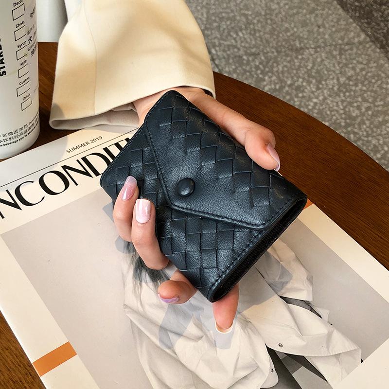 Ladies' woven genuine leather coin purse with sheepskin texture 2025 style multi-card slot ID holder and coin bag