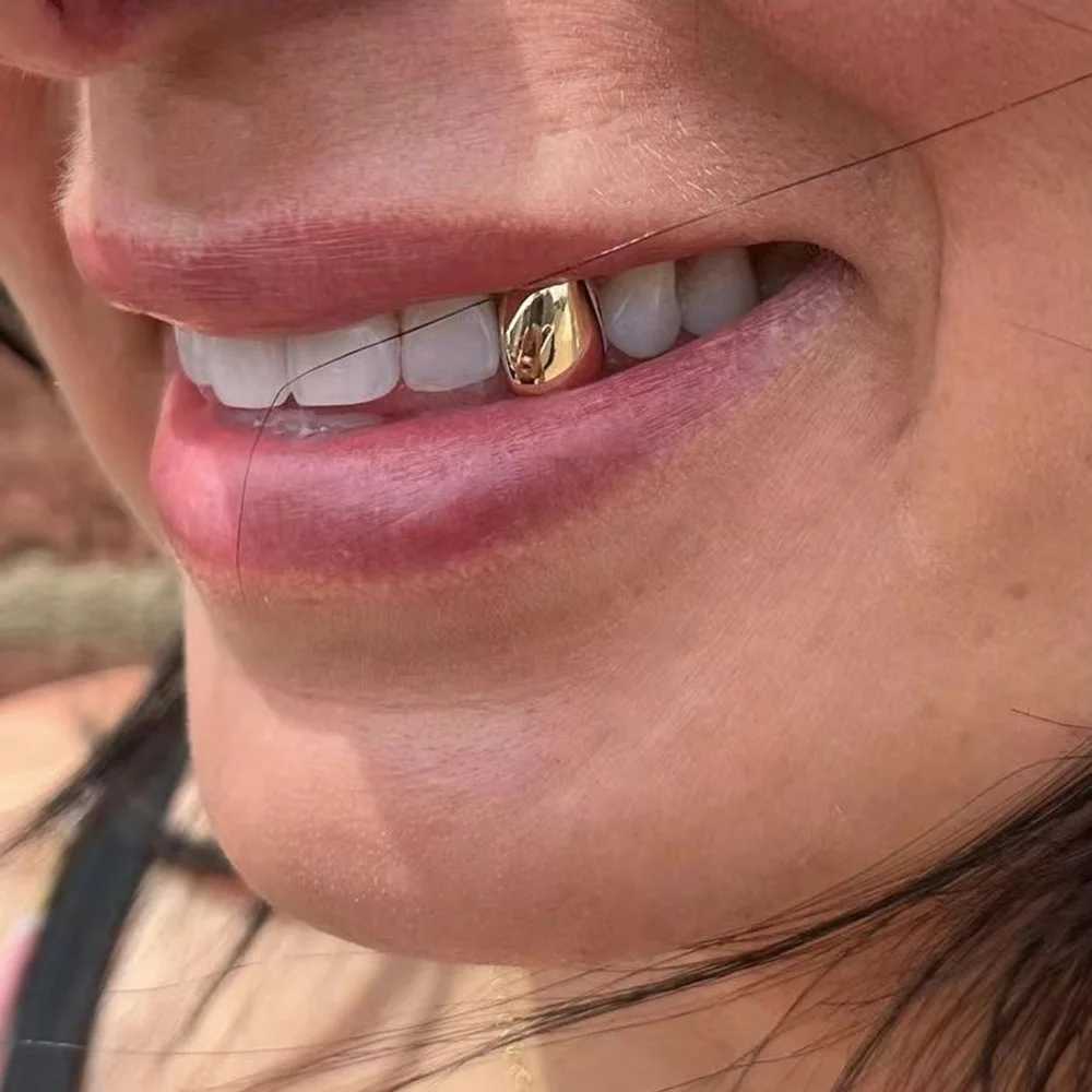 Rachelz Classic Single Gloss Teeth Grilz Gold and Silver Rose Colored Tooth Hat Womens Jewelry Halloween Role Playing Gift W250412