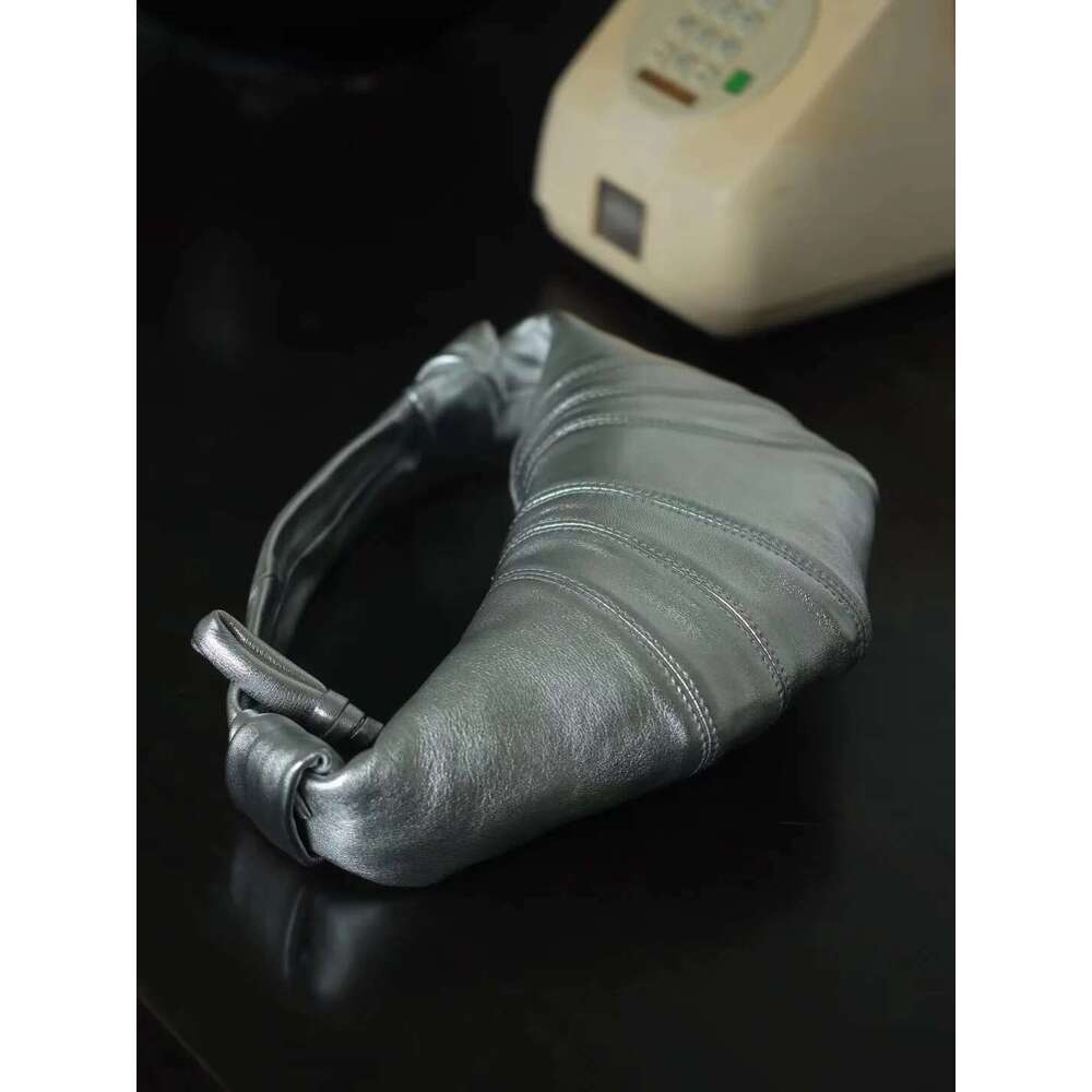 Niche Design Casual Cool Sheepskin Croissant Shoulder Hand Bag